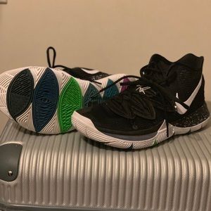 Nike Kyrie 5’s
